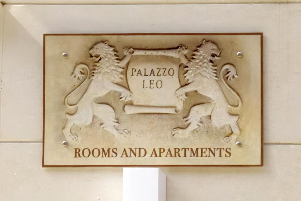 Palazzo Leo Suite And Apartment 莱切 外观 照片