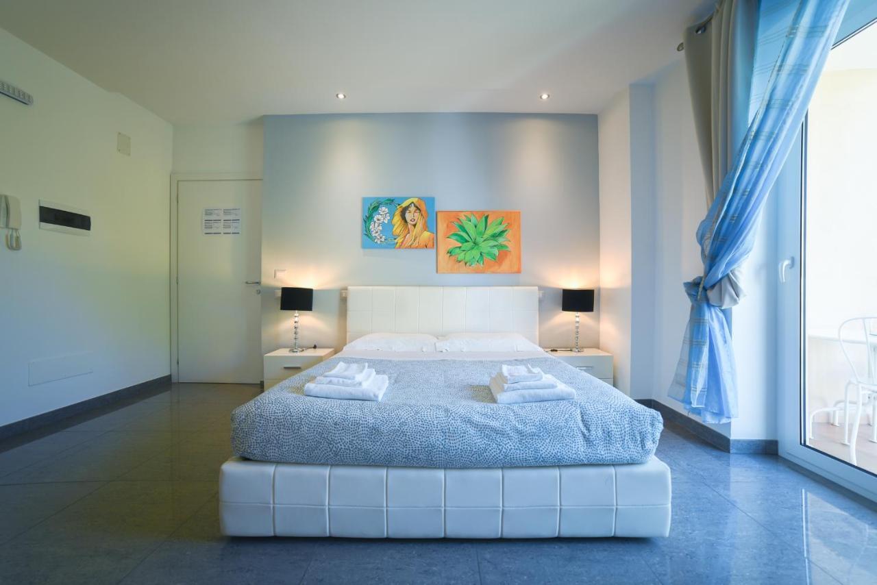 Palazzo Leo Suite And Apartment 莱切 外观 照片