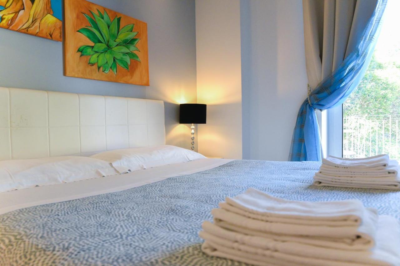 Palazzo Leo Suite And Apartment 莱切 外观 照片