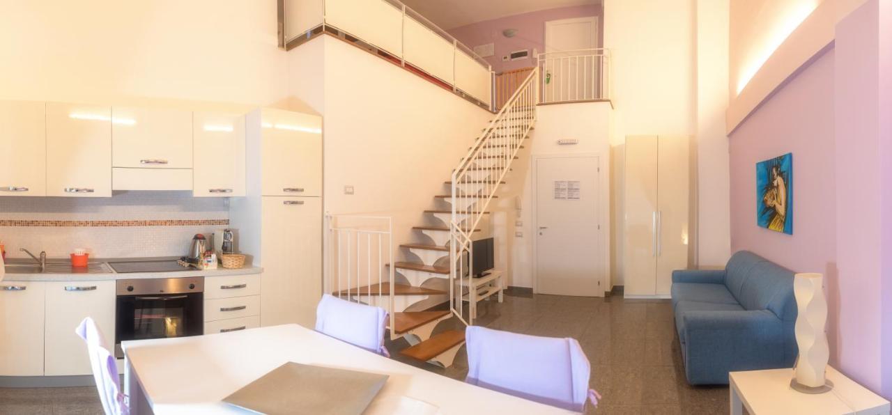 Palazzo Leo Suite And Apartment 莱切 外观 照片