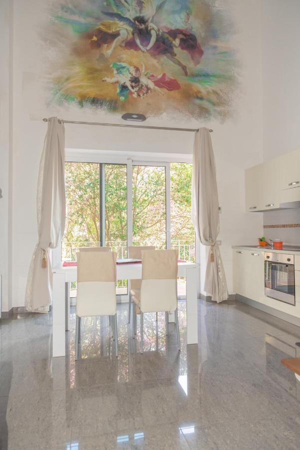 Palazzo Leo Suite And Apartment 莱切 外观 照片