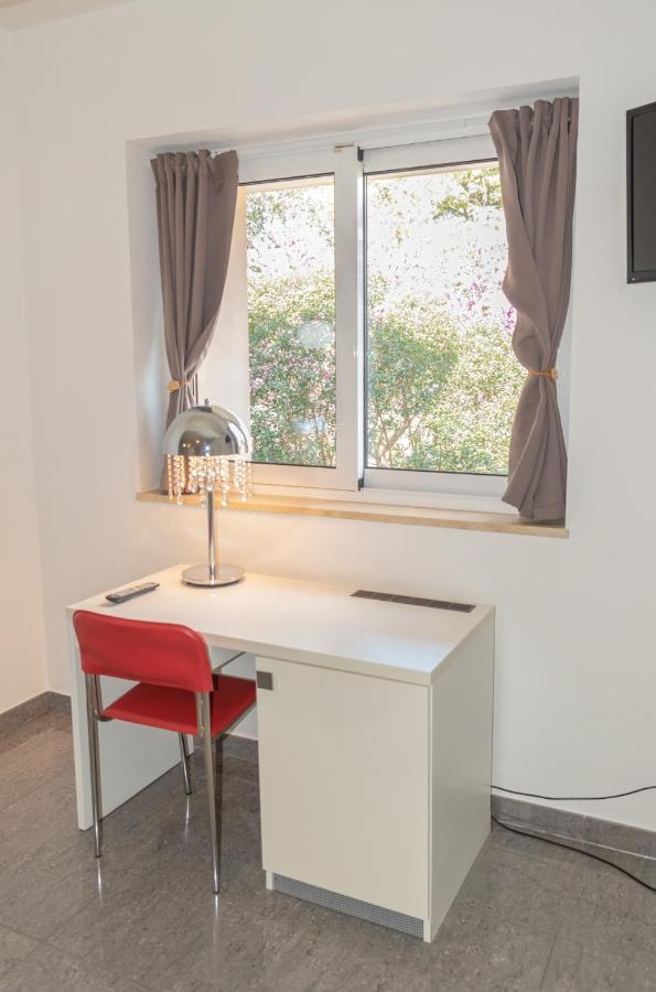 Palazzo Leo Suite And Apartment 莱切 外观 照片